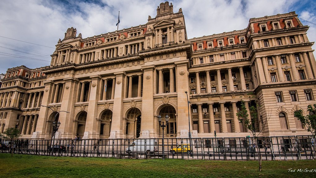 ¿Renuncia o Permanencia? La Polémica de García-Mansilla en la Corte Suprema